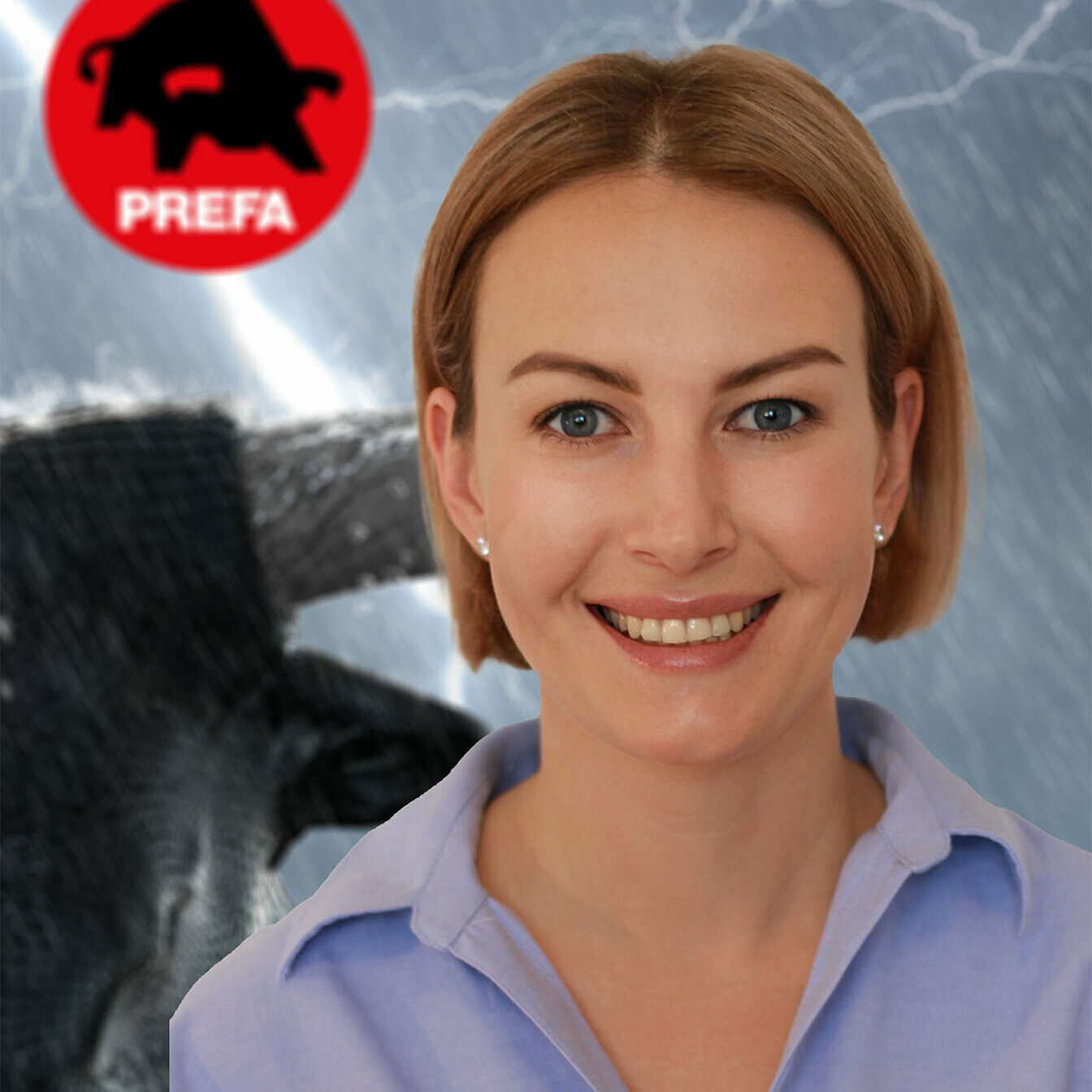 Auf dem Bild sieht man die aktuelle Verantwortliche für die Marketingaktivitäten der Exportländer BeNeLux und die skandinavischen Regionen, Maryna Ivanova, in blauem Oberteil vor einem Hintergrund mit Stier im Gewitter und dem PREFA-Logo in der linken oberen Bildecke.